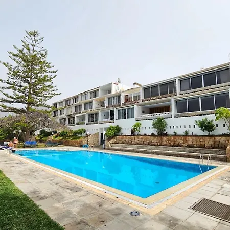 Holidays & Pool ,aircond , Americas *