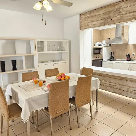 Apartment Holidays & Pool ,aircond , Americas Arona (Tenerife)