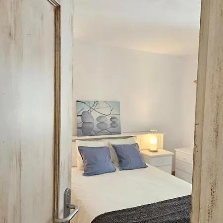Apartment Holidays & Pool ,aircond , Americas