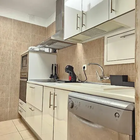 Apartment Holidays & Pool ,aircond , Americas *